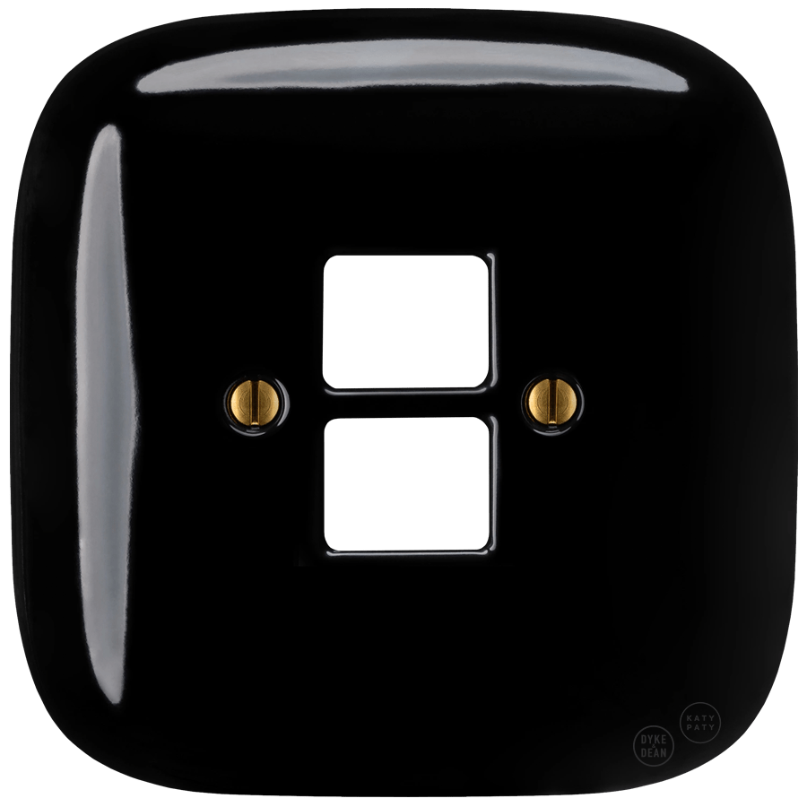 SQUARE PORCELAIN WALL SOCKET BLACK PC/USB - DYKE & DEAN