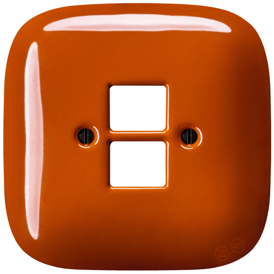 SQUARE PORCELAIN WALL SOCKET BRICK RED PC/USB - DYKE & DEAN