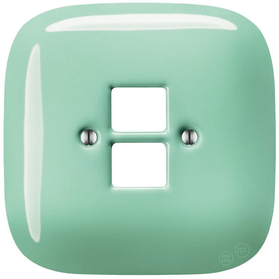 SQUARE PORCELAIN WALL SOCKET MINT PC/USB - DYKE & DEAN