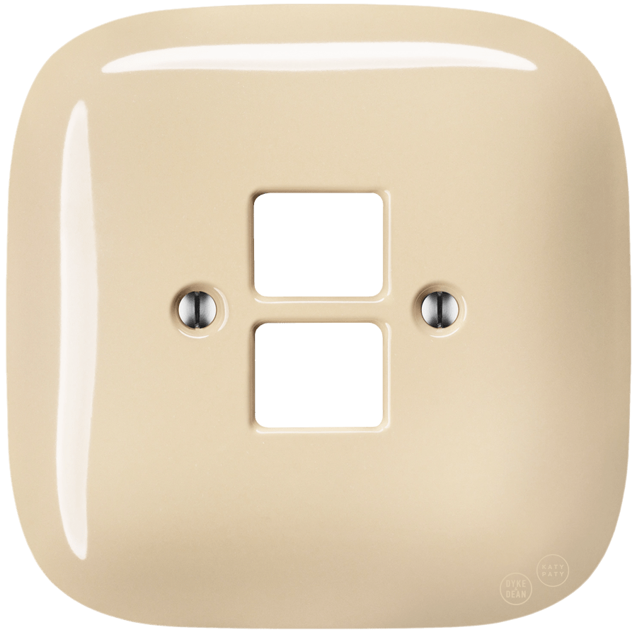 SQUARE PORCELAIN WALL SOCKET SAND PC/USB - DYKE & DEAN