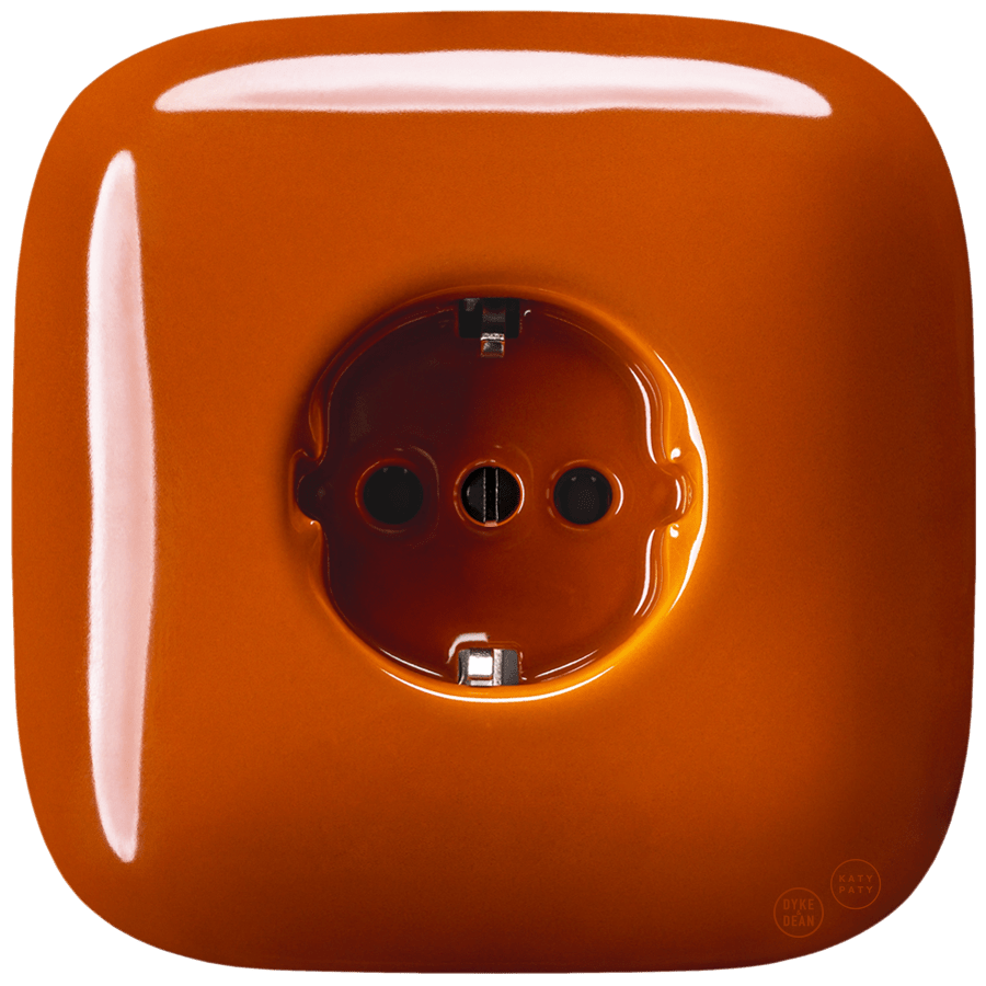 SQUARE PORCELAIN WALL SOCKET SCHUKO BRICK RED - DYKE & DEAN