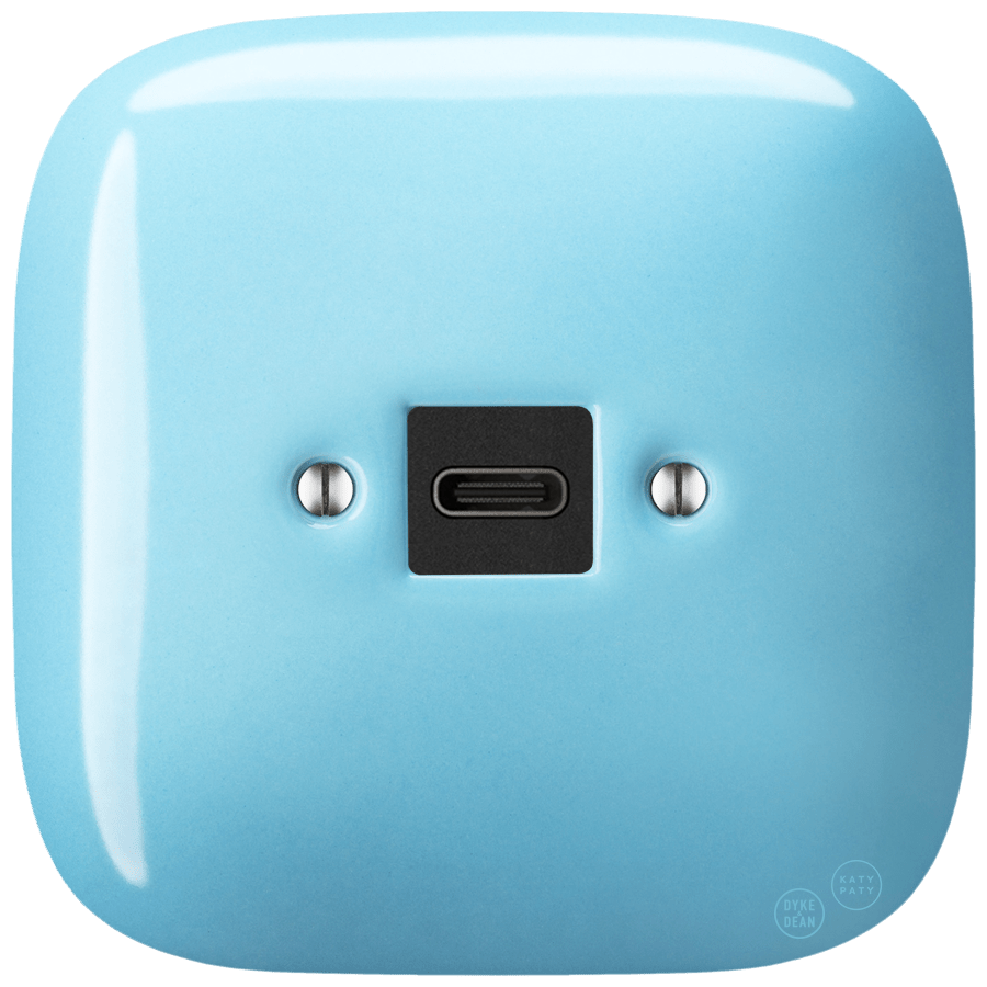 SQUARE PORCELAIN WALL SOCKET USB - C PASTEL BLUE - DYKE & DEAN