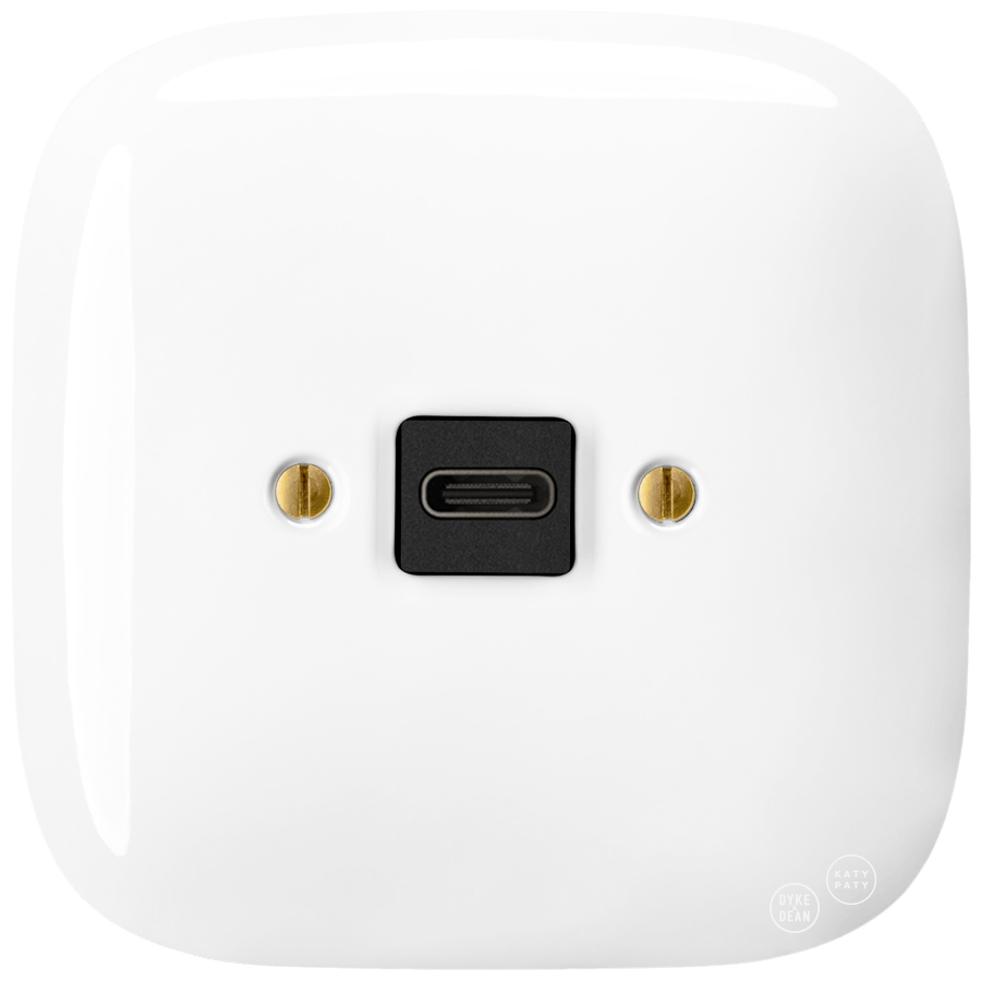 SQUARE PORCELAIN WALL SOCKET USB - C WHITE - DYKE & DEAN