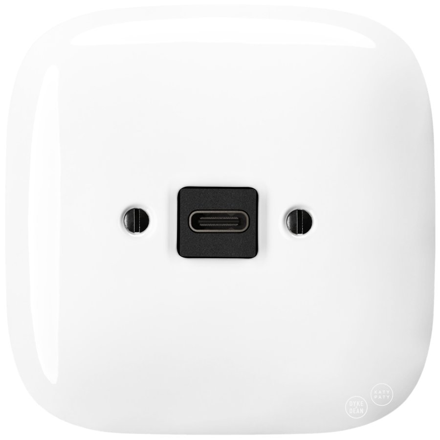 SQUARE PORCELAIN WALL SOCKET USB - C WHITE - DYKE & DEAN